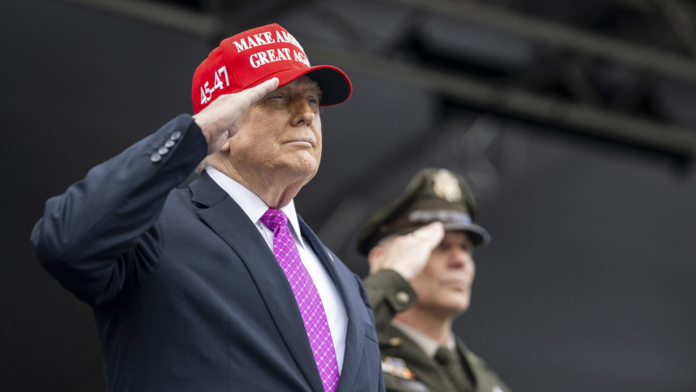 Un zbor cu elicopterul, un apel telefonic si o decizie istorica: Cum s-a hotarat Trump sa atace Iranul Imagine