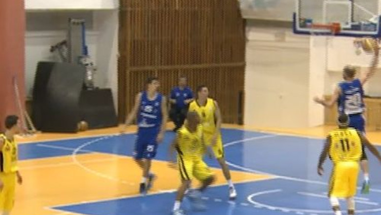 Una calda, alta rece. Timba a castigat la Medias, dar BCT a pierdut la scor la Oradea Imagine