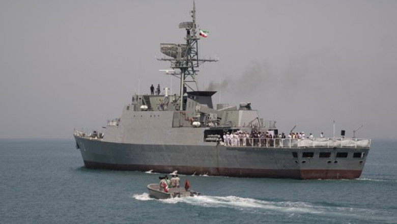 Una dintre cele mai mari nave de razboi iraniene s-a rasturnat in port si sase luni nu va mai putea fi folosita Imagine