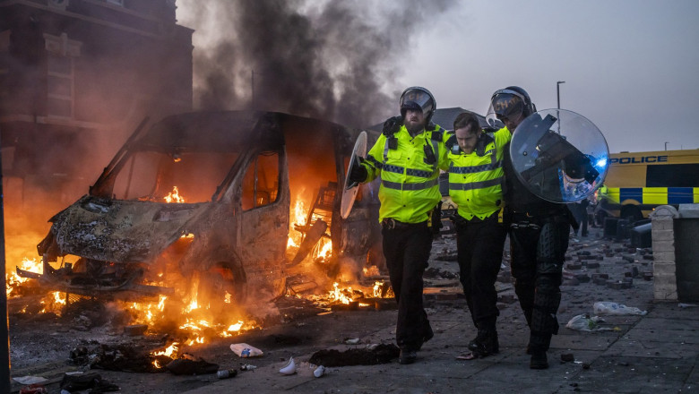 Unde au avut loc cele mai violente incidente din Marea Britanie si cum au izbucnit luptele de strada Imagine