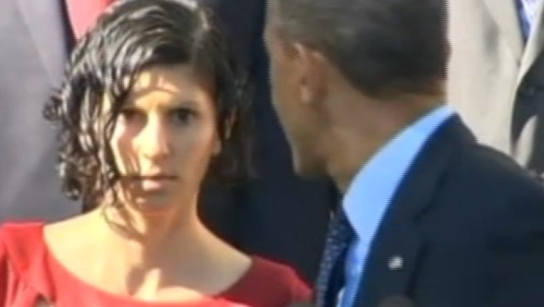 Unei femei insarcinate i s-a facut rau in timpul unui discurs al lui Barack Obama Imagine