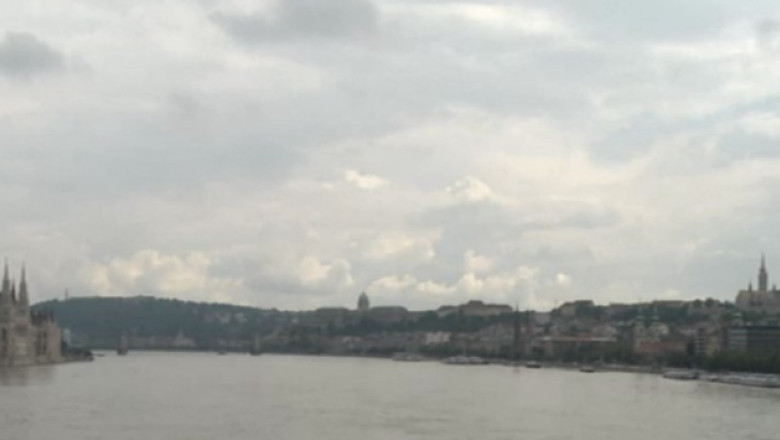 Ungaria, amenintata de inundatii fara precedent. Dunarea a atins niveluri record langa Budapesta Imagine
