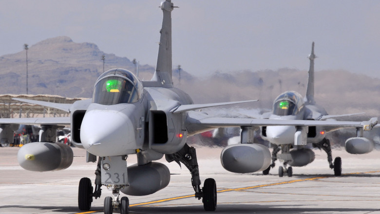 Ungaria va fi responsabila de apararea spatiului aerian al Sloveniei Imagine