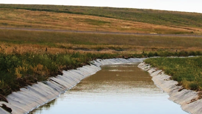 Ungurii fac irigatii cu apa cumparata din Romania. Pentru agricultorii nostri apa e prea scumpa Imagine