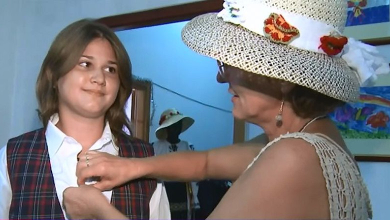 „Uniformizarea" elevilor - cheltuieli pentru unii, profit pentru altii Imagine