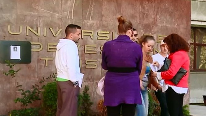 Universitatea de Vest din Timisoara: de anul viitor, taxe mai mari Imagine