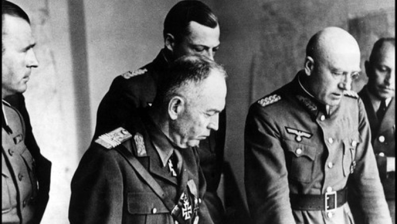 Universitatea din Bucuresti a retras titlul de Doctor Honoris Causa acordat maresalului Ion Antonescu Imagine