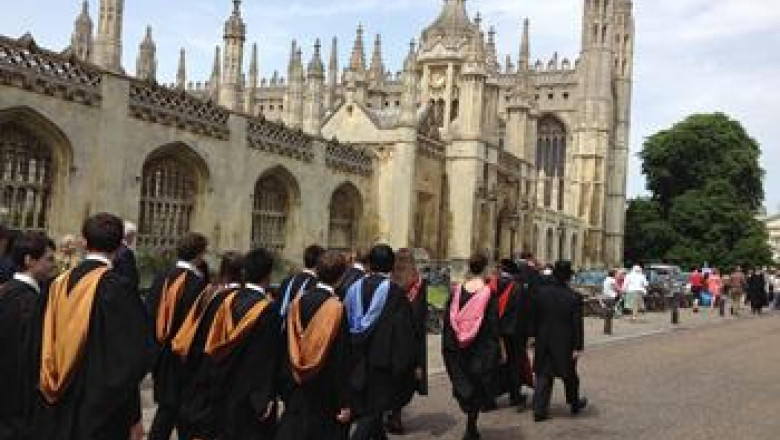 Universitati renumite cauta studenti la Bucuresti. Anul de studiu ajunge la 50.000 de euro Imagine