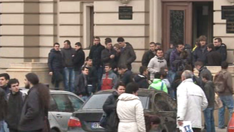 Universitatile, obligate sa plateasca taxa pentru studentii straini Imagine