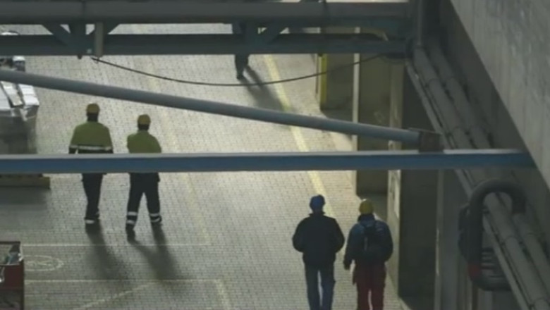 Unul din trei romani munceste fara acte. Statul pierde miliarde de euro Imagine