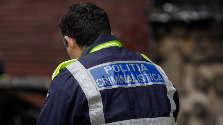 UPDATE. Crima socanta din Bucuresti: Cadavrul din canapea este al unei fetite de 12 ani. Mama acesteia a fost prinsa in Spania Imagine