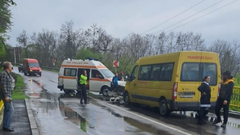 UPDATE Sapte adulti si doi copii au ajuns la spital dupa un accident in Buzau, in care a fost implicat un microbuz Imagine