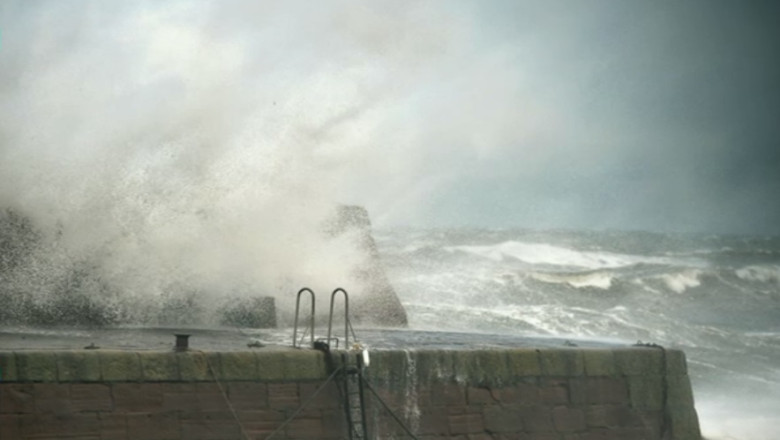 Uraganul Gonzalo face ravagii in Marea Britanie. Trei persoane au murit in urma furtunilor Imagine