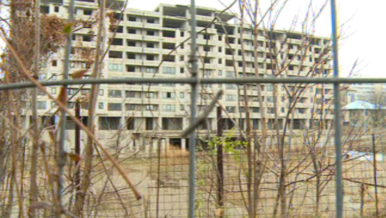 Urma sa fie unul dintre cele mai mari ansambluri rezidentiali din Iasi; azi este o ruina Imagine