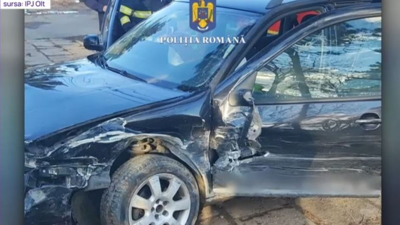 Urmarire cu focuri de arma in trafic pentru o masina furata: A lovit 5 autoturisme si 2 autospeciale de politie Imagine