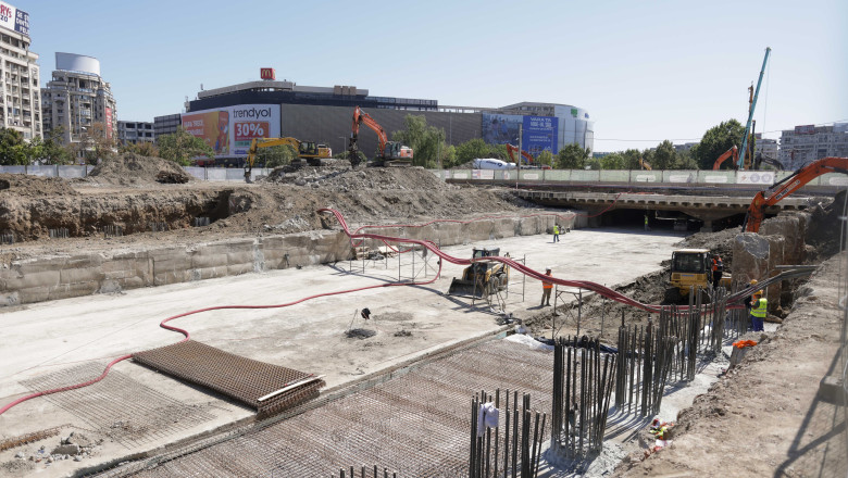 Urme de constructii anterioare, descoperite in timpul lucrarilor la Planseul Unirii. Arheologii vor cerceta zona Imagine