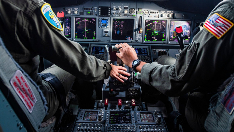 US NAVY deblocheaza 1,2 miliarde de dolari pentru ample revizii ale „ucigasului de submarine” P-8A Poseidon Imagine