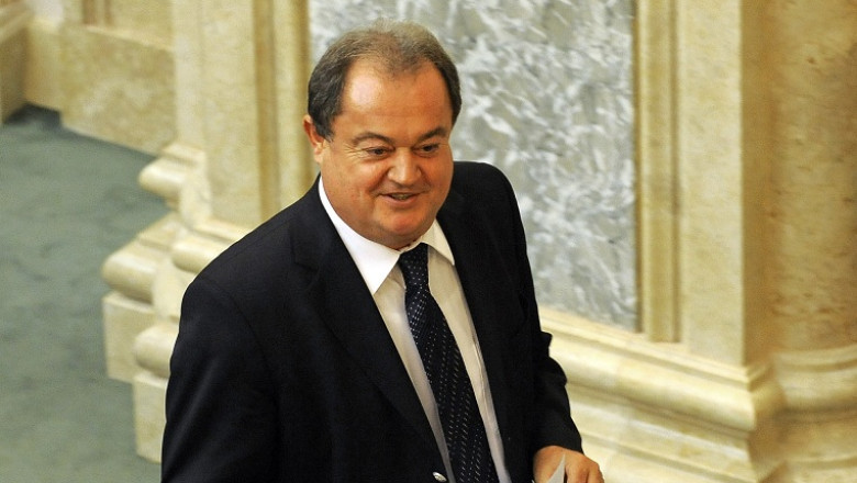 V. Blaga spune ca a vorbit cu presedintele Basescu la sugestia unor „mesageri” din partid Imagine