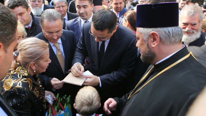 V. Ponta: Nu ma pun in fata la moaste, uneori e mai mare coada celor care se baga inainte Imagine