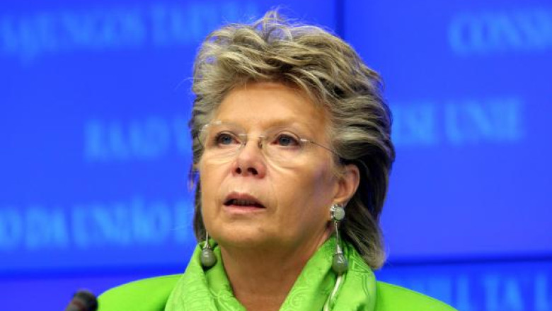 V. Reding: E nevoie de noi mecanisme de aparare a statului de drept, dupa crize precum cea din Romania Imagine