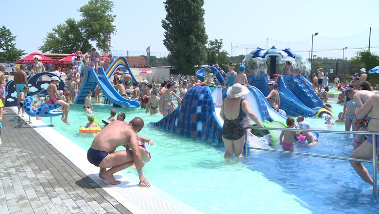 Vacanta... la strand! Distractie si balaceala cat cuprinde Imagine
