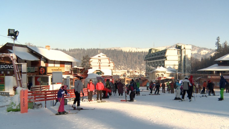 Vacanta pe partia de schi. Statiunea Vatra Dornei este ocupata in proportie de 95% Imagine