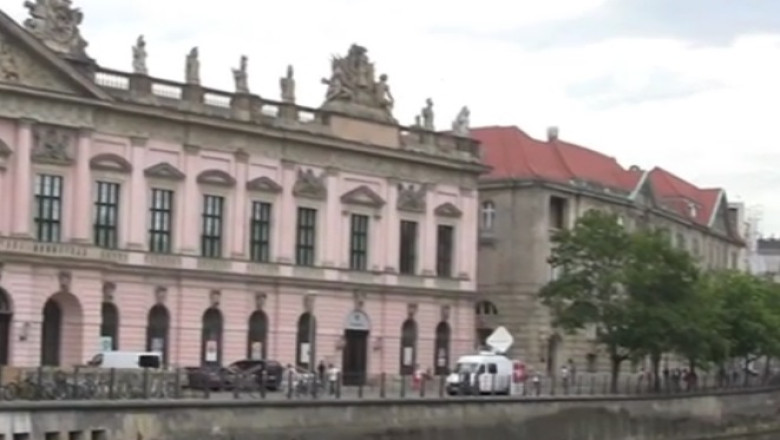 Vacante. Berlin, o pagina de istorie europeana Imagine