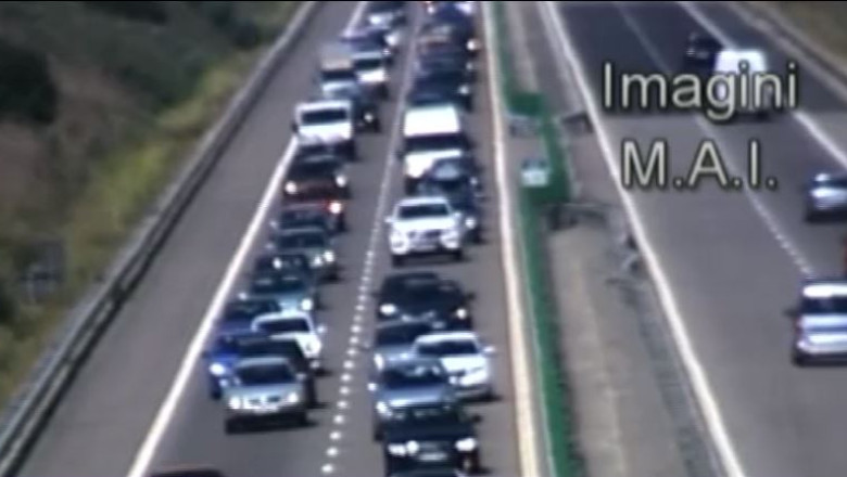 Vacantele de Adormirea Maicii Domnului au inceput cu cozi kilometrice Imagine