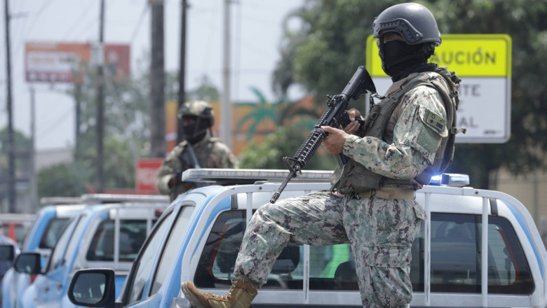 Val de arestari in Ecuador. Presedintele a declarat razboi crimei organizate: Sunt peste 20.000 de teroristi Imagine