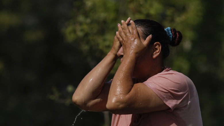 Val de canicula in Capitala: Politia Locala si ISU distribuie apa. Unde se afla centrele de ajutor si cismelele din Bucuresti Imagine