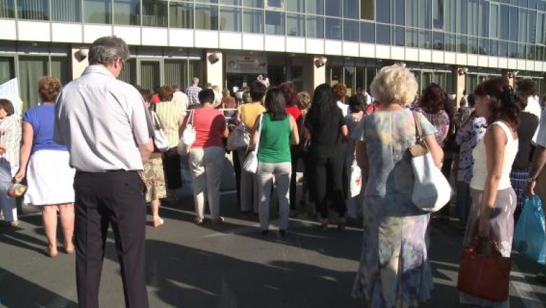 Val de concedieri in sectorul public, reorganizare la ANAF. Aproape 15.000 de oameni ar putea ramane fara loc de munca Imagine