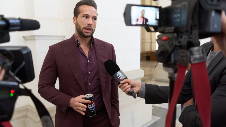 Val de fake news pe retelele sociale. Tristan Tate: „Ucraina a atacat probabil Romania pentru a fura bani de la Uniunea Europeana”