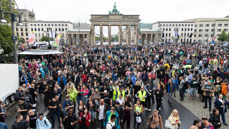 Val de intoxicatii la parada „Rave the Planet” in Berlin: 69 spitalizati, 13 in stare critica, aproape 400 au primit ingrijiri medicale Imagine