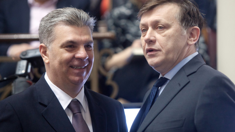 Valeriu Zgonea l-a invitat pe Crin Antonescu sa participe la dezbaterea Codului de conduita al parlamentarilor Imagine