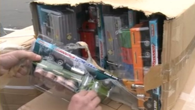Vamesii din Constanta au descoperit 10.000 de jucarii contrafacute, aduse din China Imagine