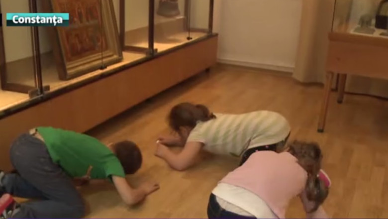 Vanatoare de comori la muzeu. 20 de copii s-au intrecut pentru marele premiu  Imagine