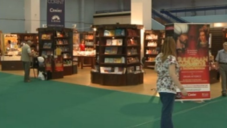 Vanzarile de carte, in cadere libera Imagine