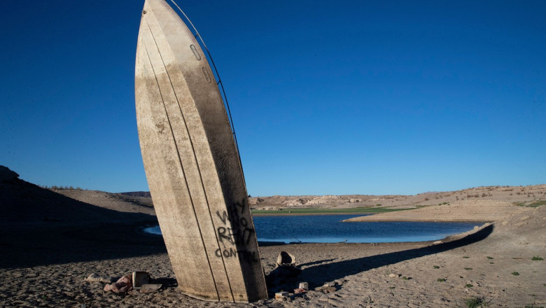 Vara descoperirilor macabre. Lacul Mead, care a scazut la niveluri istorice, scoate la suprafata inca un schelet Imagine