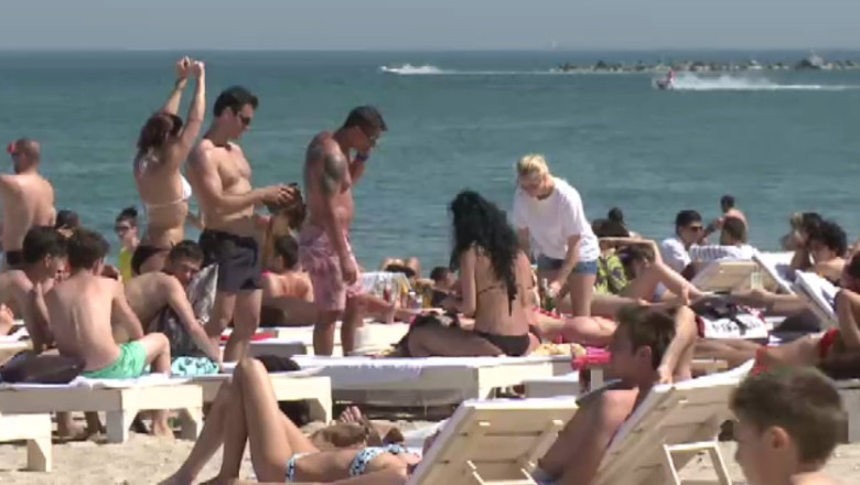 Vara sacrificata in slujba turistilor: 30.000 de romani lucreaza pe litoral in sezon Imagine