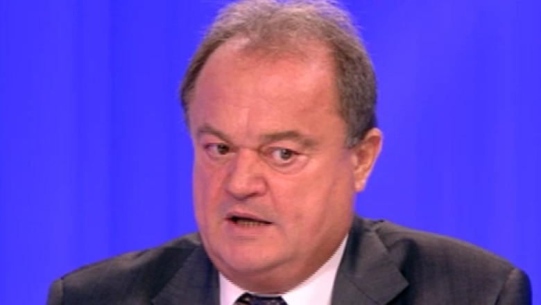 Vasile Blaga: Este inadmisibil ca un partid de dreapta, cum se declara PNL, sa dea lovitura dupa lovitura clasei de mijloc Imagine