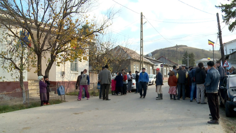 VASLUI. Audieri in masa la Pungesti - politistii trebuie sa discute cu 1.500 de oameni Imagine