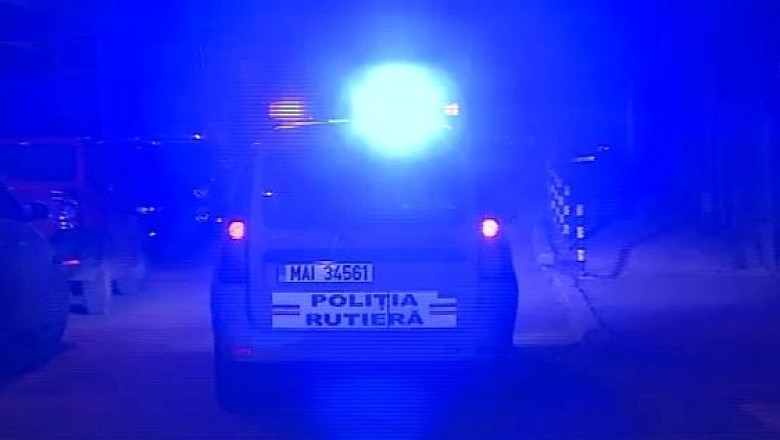 VASLUI. Un BMW s-a rupt in bucati dupa ce s-a lovit de un stalp Imagine