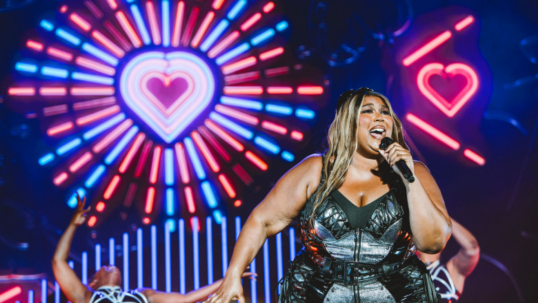 Vedeta pop Lizzo este acuzata de hartuire sexuala de dansatorii sai Imagine