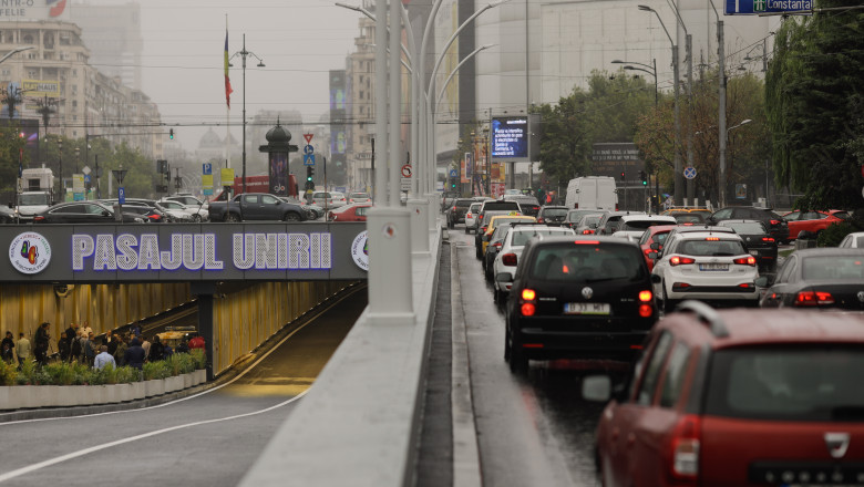 Vehiculele cu masa mai mare de 3,5 tone nu vor mai circula prin Piata Unirii din Bucuresti Imagine