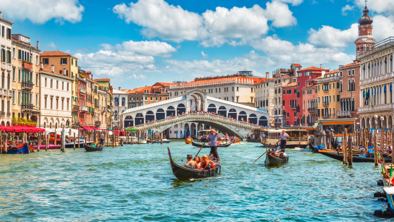 Venetia interzice grupurile mari de turisti si difuzoarele Imagine
