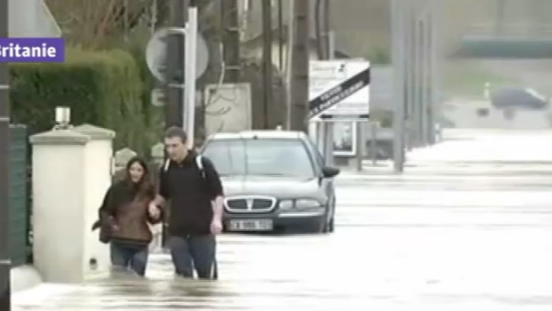 Vestul Europei, sub ape. Marea Britanie, Franta si Italia au fost lovite de inundatii Imagine