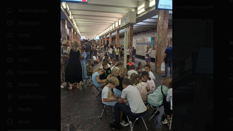 Viata de elev sub bombele lui Putin. Copii ucraineni sunt nevoiti sa se adaposteasca in drum spre scoala Imagine