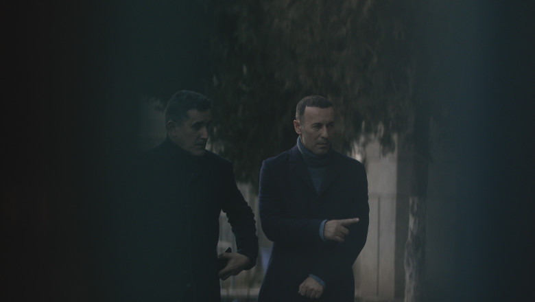 Viata de lux a lui Iulian Dumitrescu: A cheltuit intr-un an si jumatate 600.000 de euro pe vacante si cumparaturi Imagine