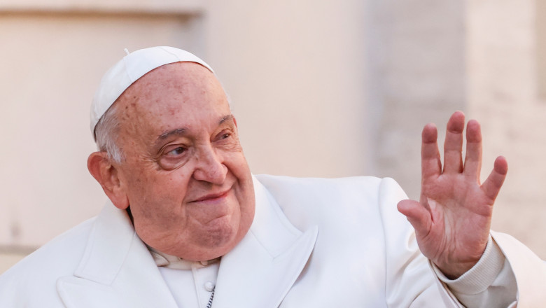 Viata Papei Francisc nu mai este in pericol, anunta Vaticanul Imagine