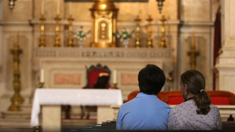 Victimele abuzurilor sexuale comise de clericii catolici din Portugalia vor primi compensatii financiare Imagine